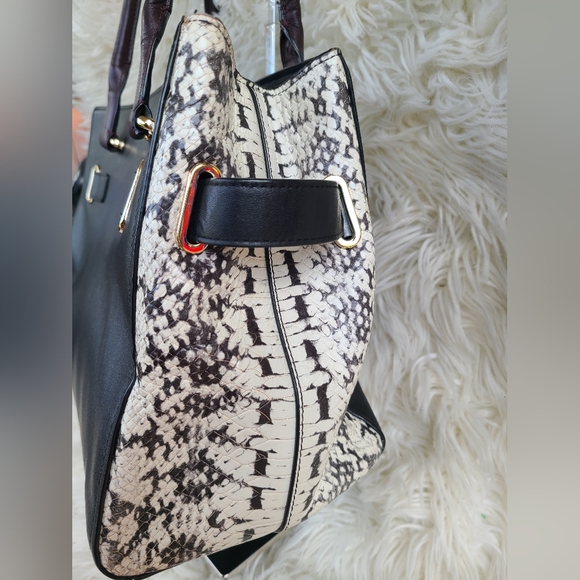 COACH Swaggers Carryall Black Exotic Bag - Picture 9 of 11